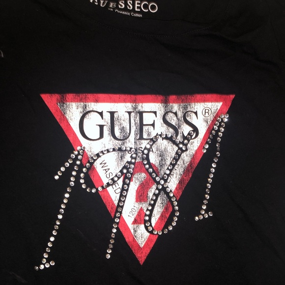 Black guess T-shirt. - Picture 2 of 2